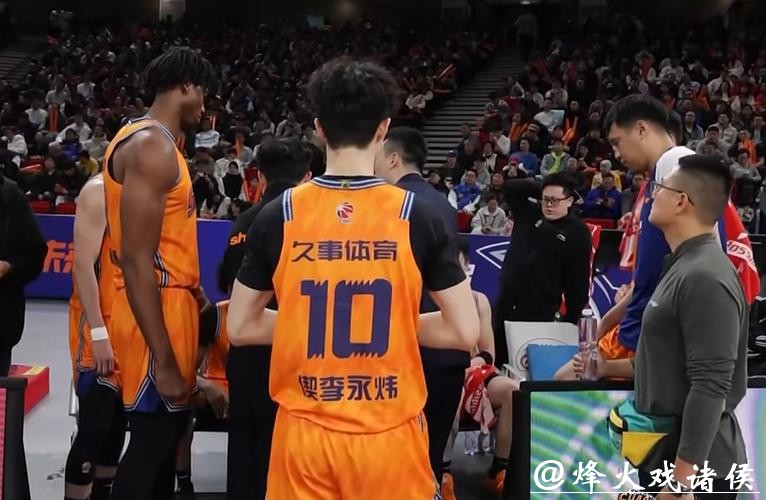 失望！2米11顶薪球员篮下空篮不中，怒砍0分 球迷：快送走