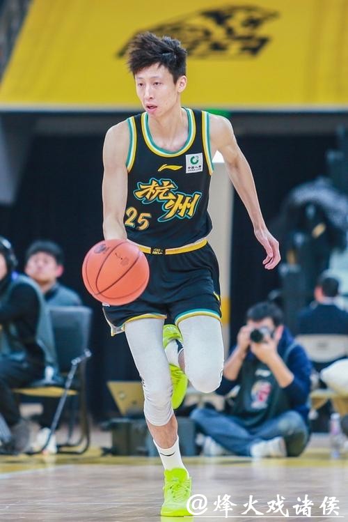 大鸟空砍22+20赵岩昊21分 7人上双广厦胜深圳 大鸟空砍22+20赵岩昊21分 7人上双广厦胜深圳